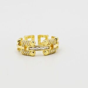 Intricate Gold Ring with Vintage-Inspired Design